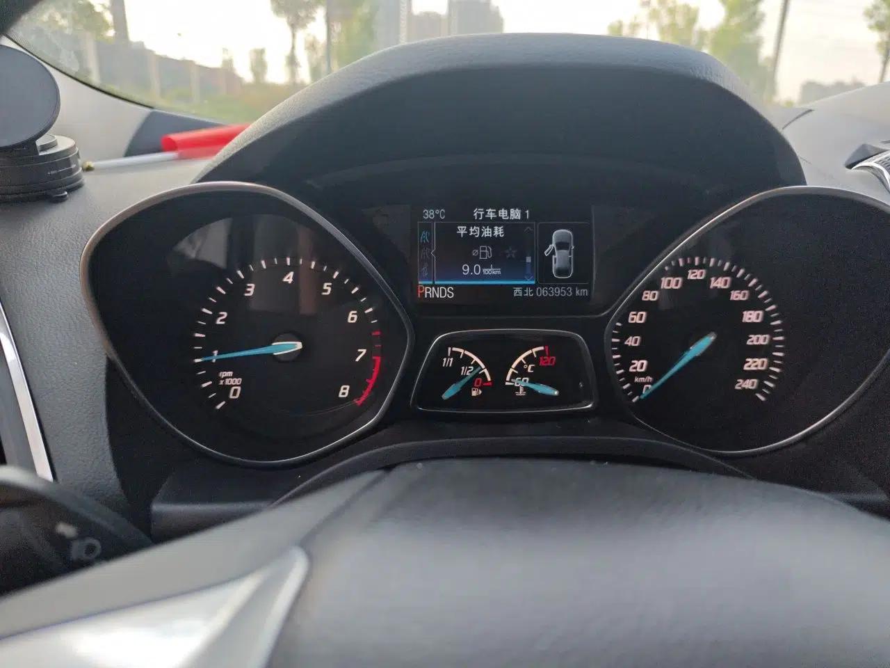 Ford Kuga 2013 1.6L GTDi 4x4 Elite Model — миниатюра 11