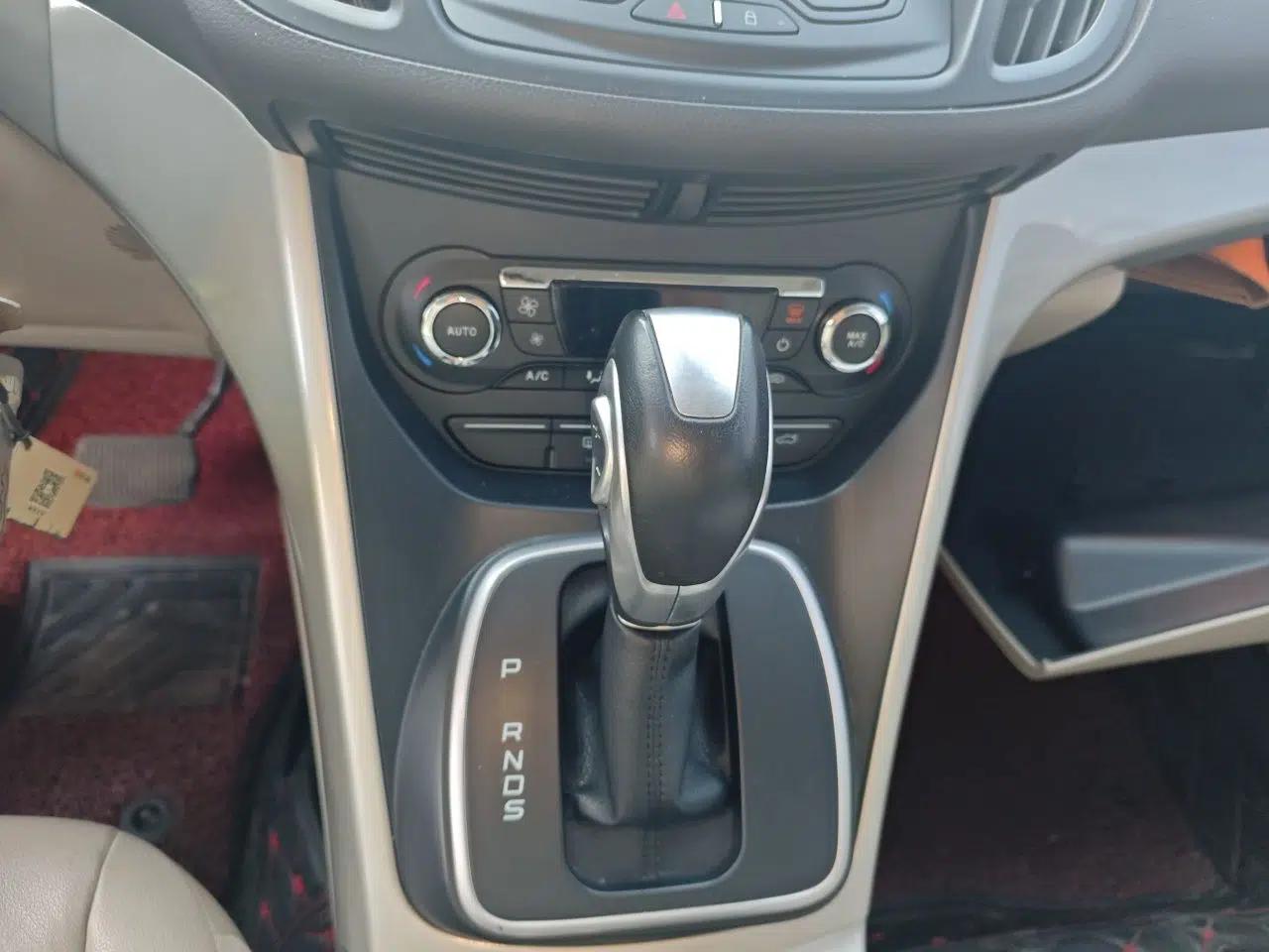 Ford Kuga 2013 1.6L GTDi 4x4 Elite Model — миниатюра 14