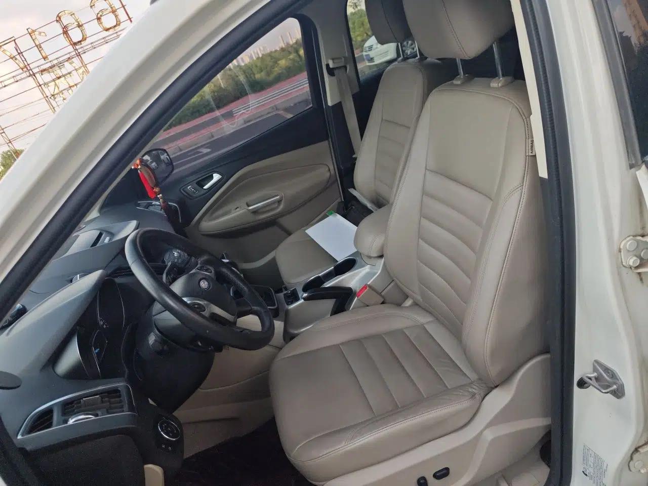 Ford Kuga 2013 1.6L GTDi 4x4 Elite Model — миниатюра 15