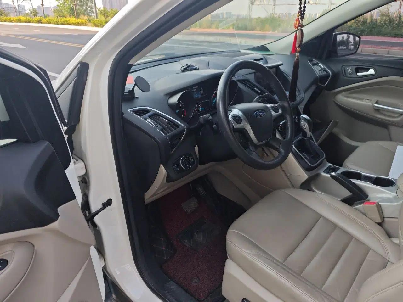 Ford Kuga 2013 1.6L GTDi 4x4 Elite Model — миниатюра 16