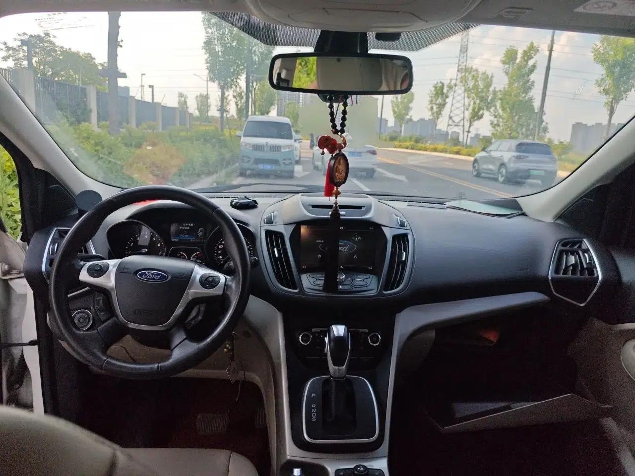 Ford Kuga 2013 1.6L GTDi 4x4 Elite Model — миниатюра 9