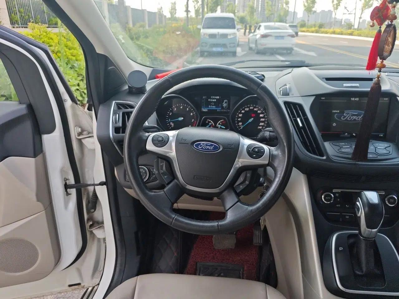 Ford Kuga 2013 1.6L GTDi 4x4 Elite Model — миниатюра 10