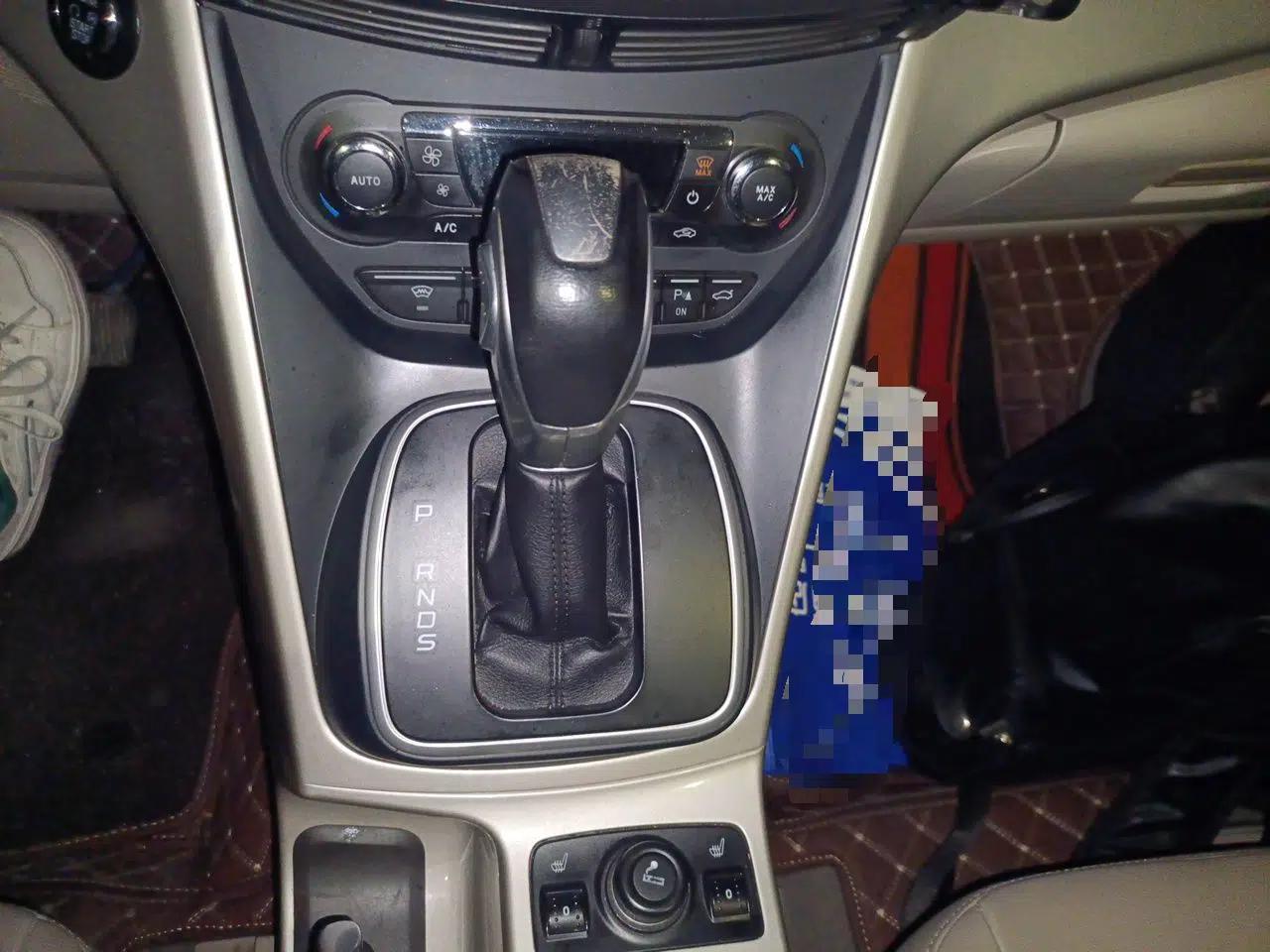 Ford Kuga 2013 2.0L GTDi Four-Wheel Drive Premium Model — миниатюра 14