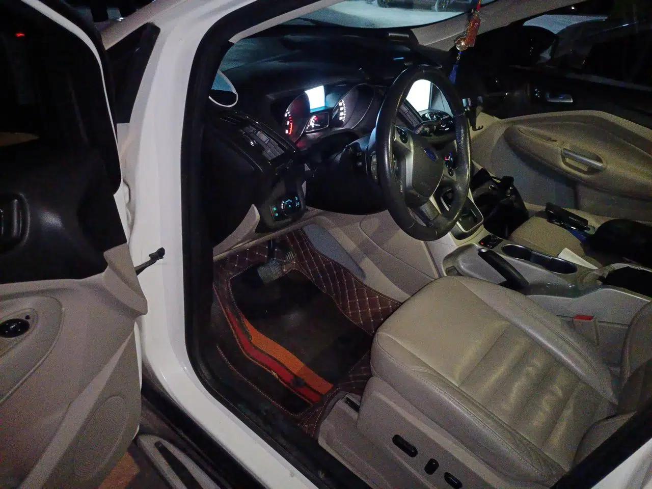 Ford Kuga 2013 2.0L GTDi Four-Wheel Drive Premium Model — миниатюра 16