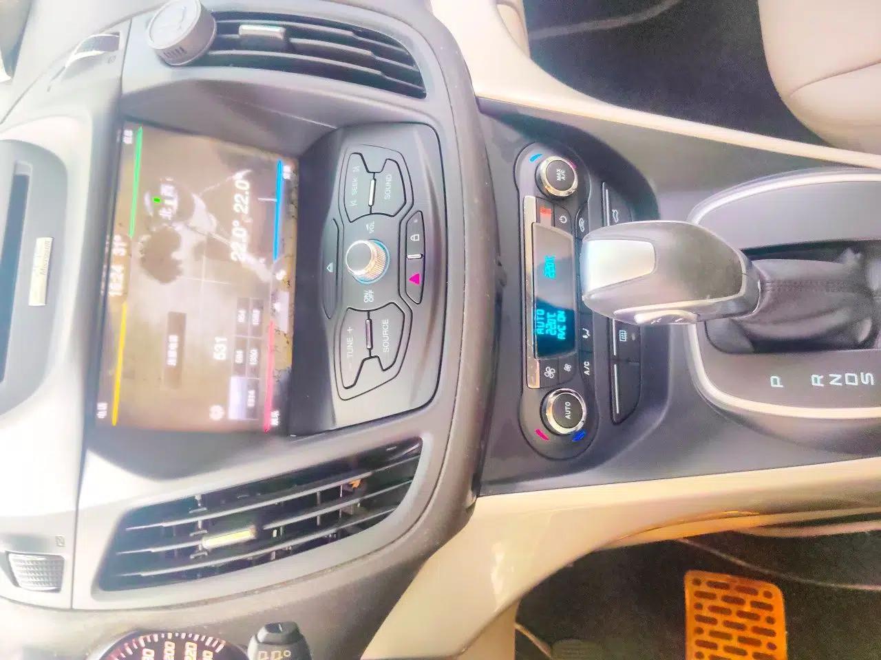 Ford Kuga 2013 2.0L GTDi Four-Wheel-Drive Elite Model — миниатюра 13