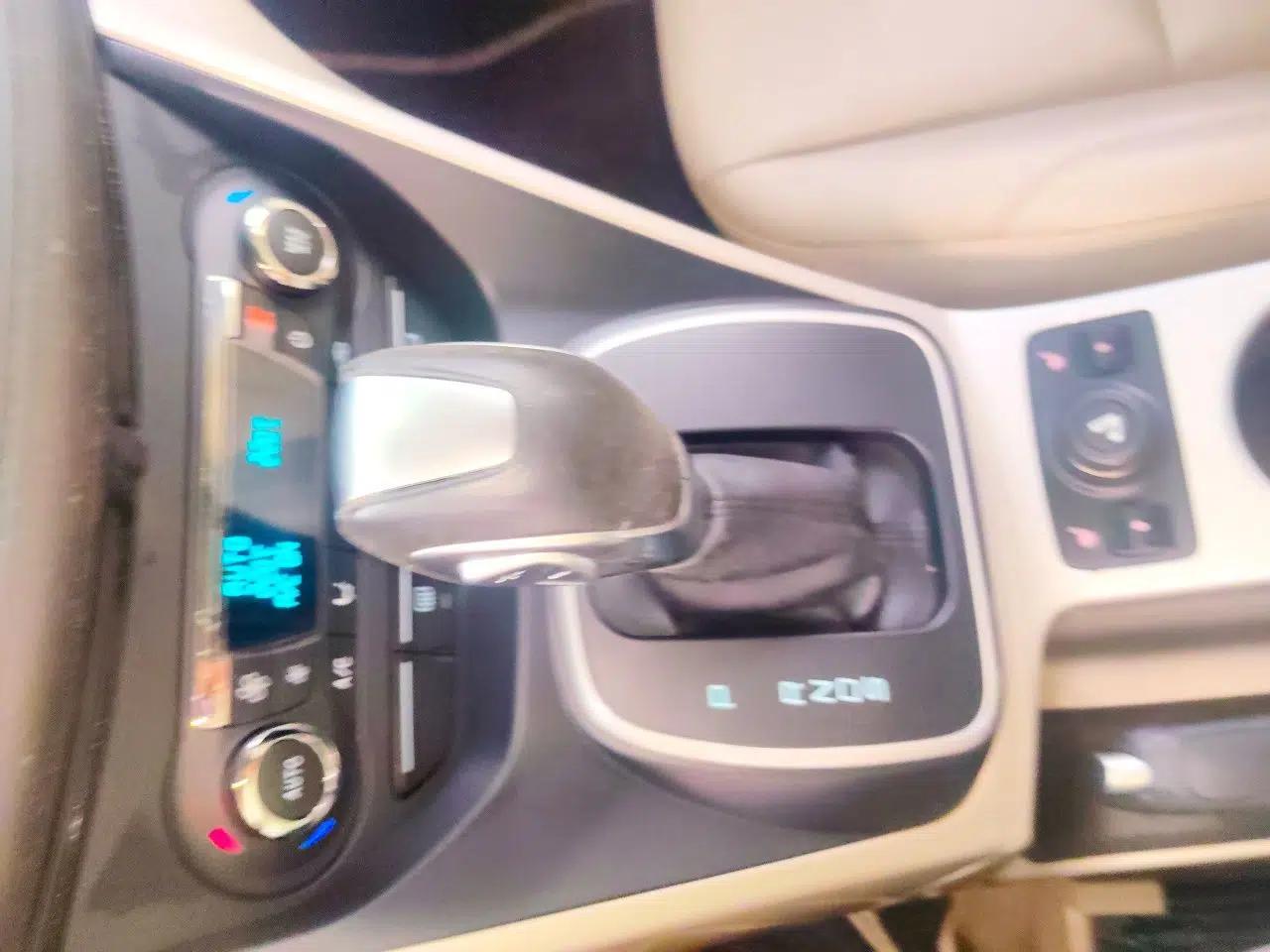 Ford Kuga 2013 2.0L GTDi Four-Wheel-Drive Elite Model — миниатюра 14