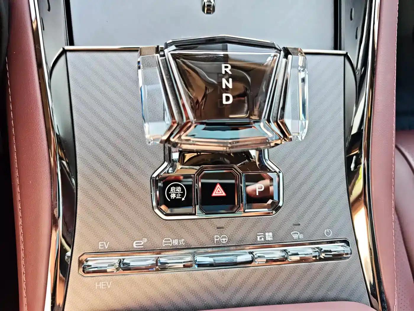 Denza Z9 GT 2024 1100 AWD Ultra Edition — миниатюра 17