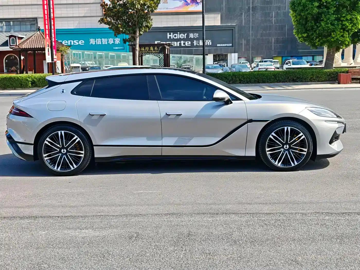 Denza Z9 GT 2024 1100 AWD Ultra Edition — миниатюра 5