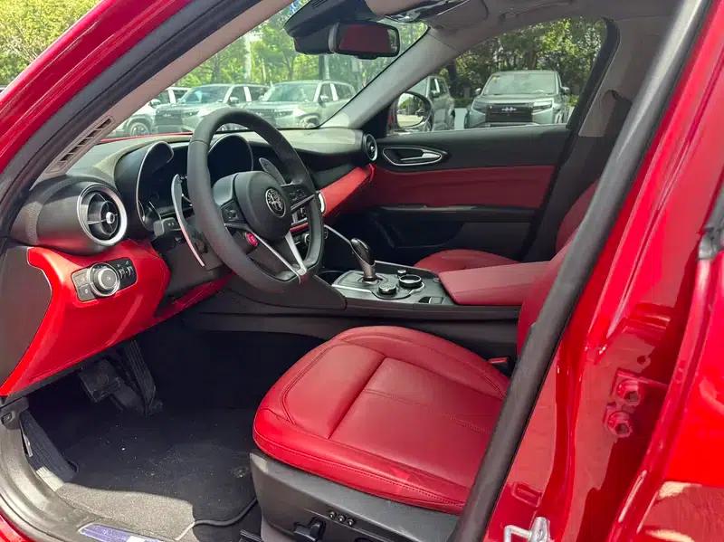 Giulia Juliet 2017 2.0T 280HP Luxury Edition — миниатюра 11