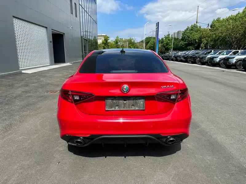 Giulia Juliet 2017 2.0T 280HP Luxury Edition — миниатюра 5