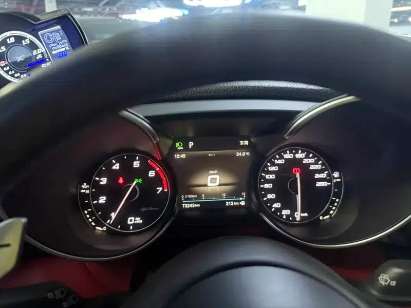 Giulia Juliet 2017 2.0T 280HP Luxury Edition — миниатюра 8