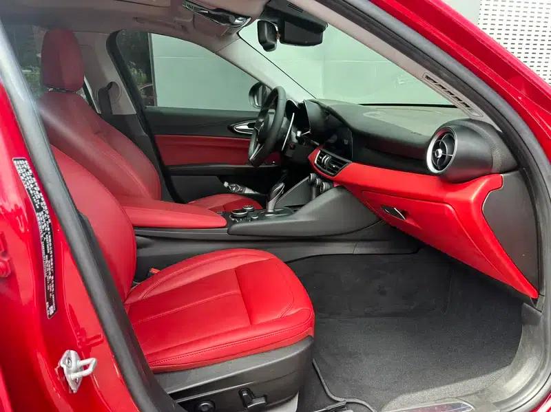 Giulia Juliet 2017 2.0T 280HP Luxury Edition — миниатюра 9