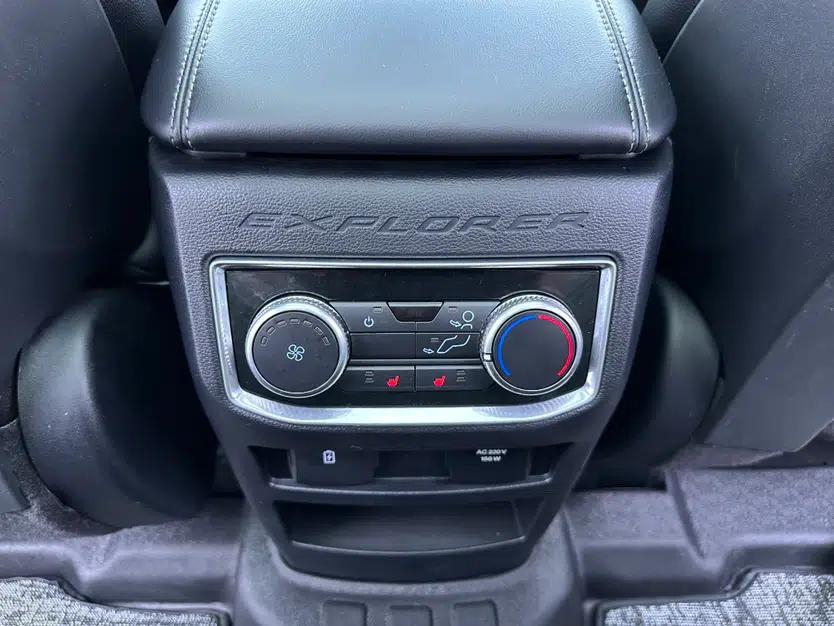 Ford Explorer 2020 EcoBoost 285 4x4 Titanium Edition 6 Seats — миниатюра 32