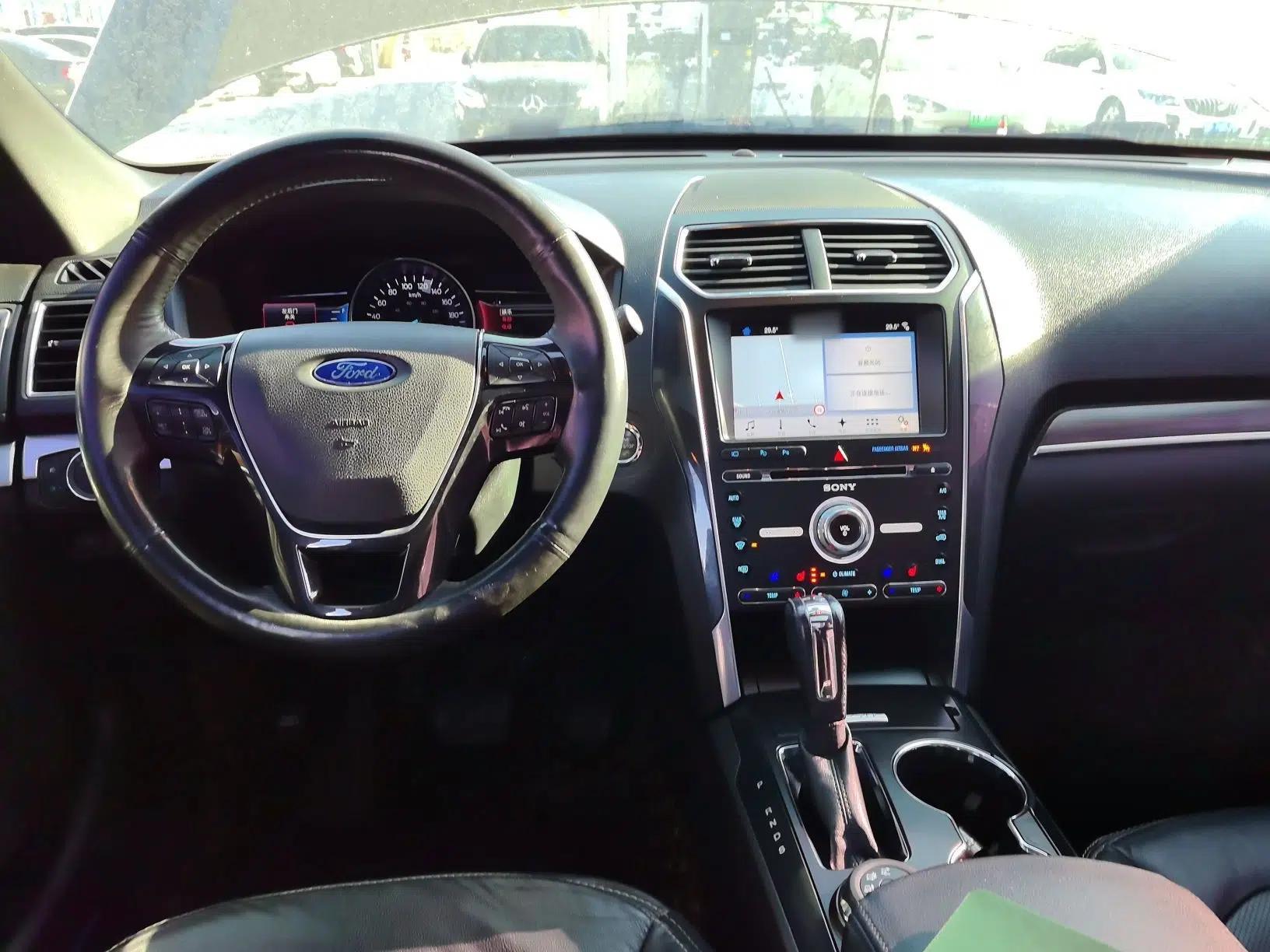 Ford Explorer 2017 2.3T Elite Edition — миниатюра 12