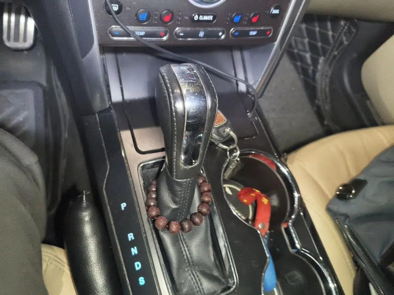 Ford Explorer 2016 2.3T Elite Edition — миниатюра 13