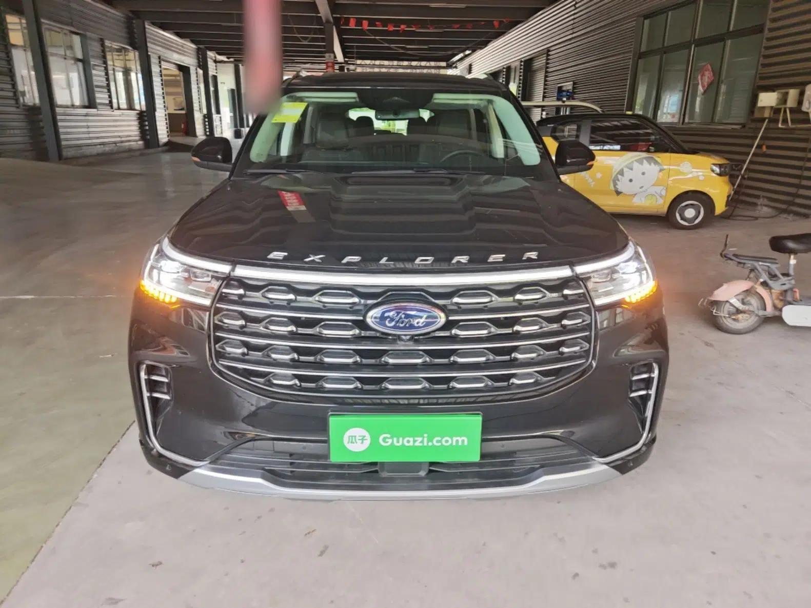 Ford Explorer 2024 2.3T EcoBoost Four-Wheel Drive Titanium Edition 6 Seats — миниатюра 2