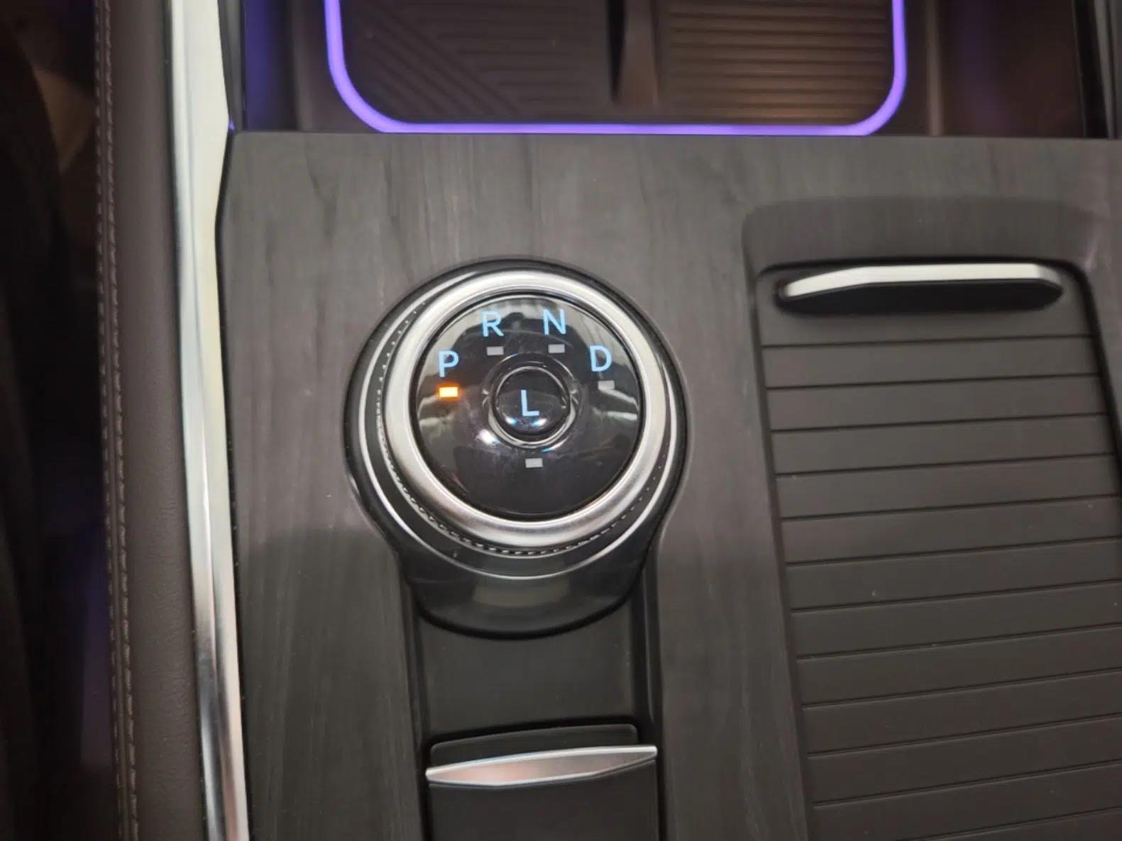 Ford Explorer 2024 2.3T EcoBoost Four-Wheel Drive Titanium Edition 6 Seats — миниатюра 16