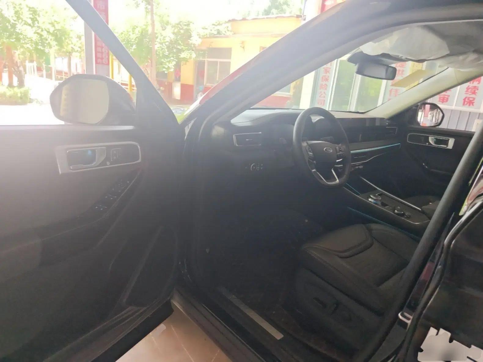Ford Explorer 2024 2.3T EcoBoost Four-Wheel Drive Titanium Edition 6 Seats — миниатюра 18