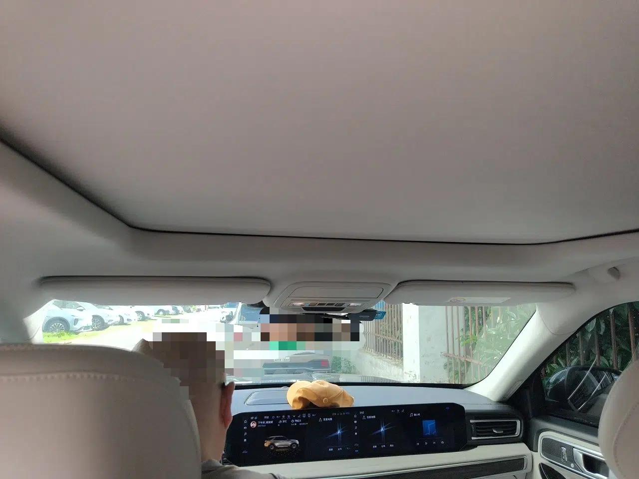 Ford Explorer 2023 EcoBoost 285 Four-Wheel Drive Red Gold Edition 6 Seats — миниатюра 18
