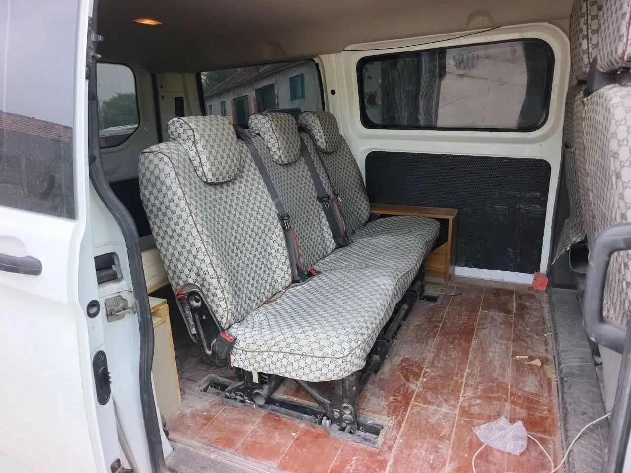 Ford Transit 2019 2.0T Diesel Multi-Purpose Commercial Vehicle Short Wheelbase Low Roof 6-Seater China VI Standard — миниатюра 17