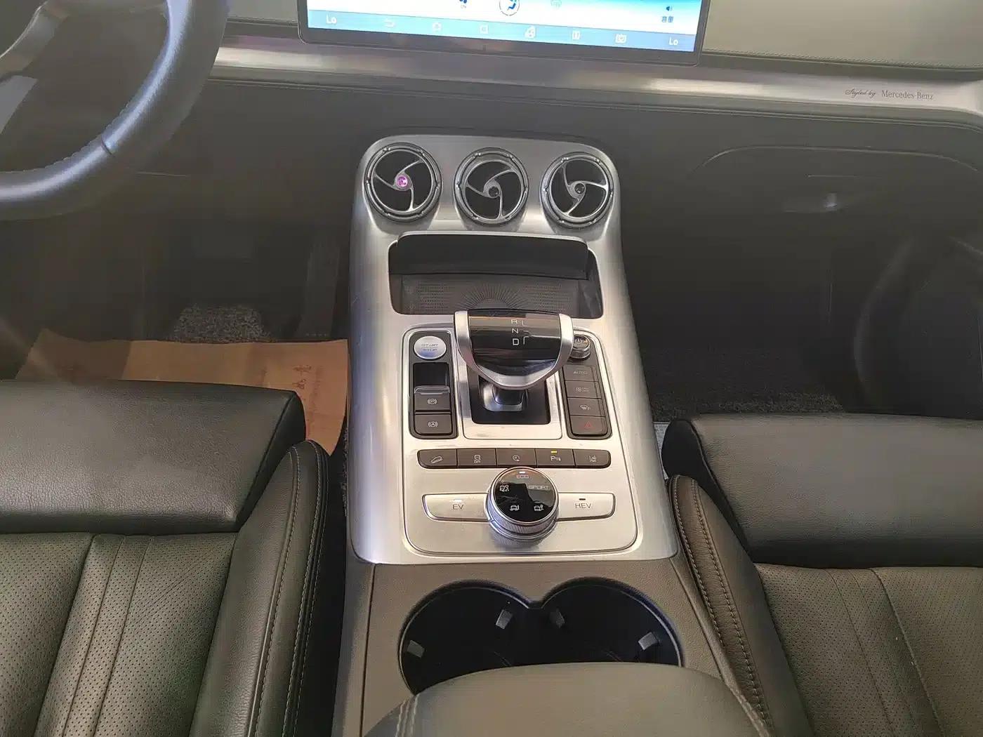Denza X 2020 PHEV Flagship Edition — миниатюра 7
