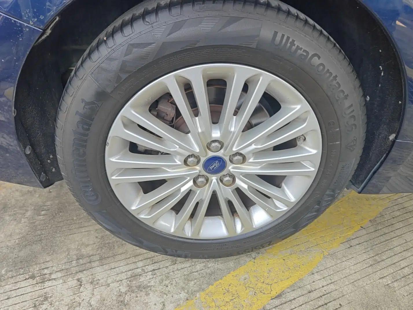 Ford Taurus 2015 EcoBoost 245 Fashion Edition — миниатюра 16