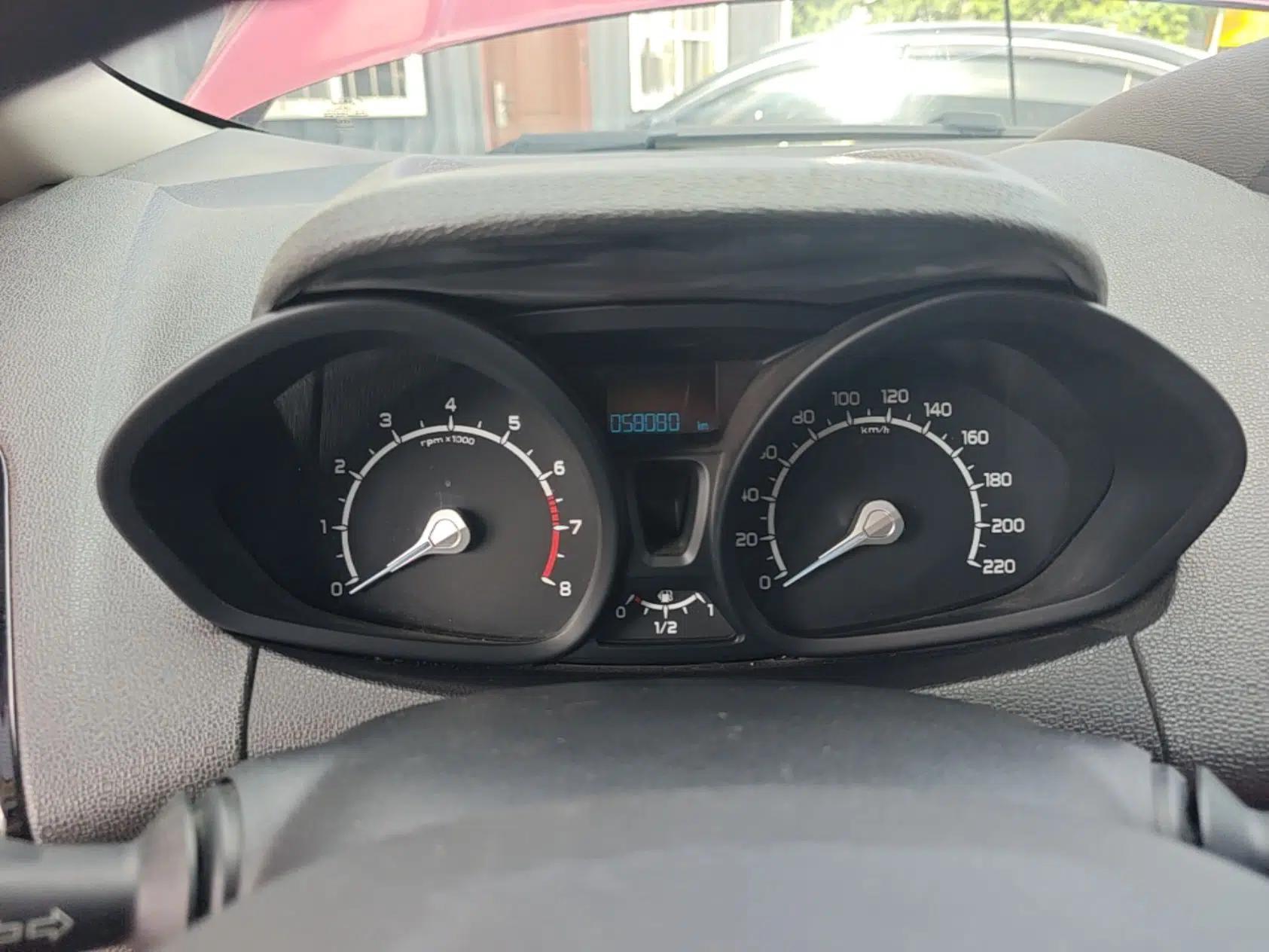 Ford EcoSport 2017 1.5L Automatic Trend Model — миниатюра 14