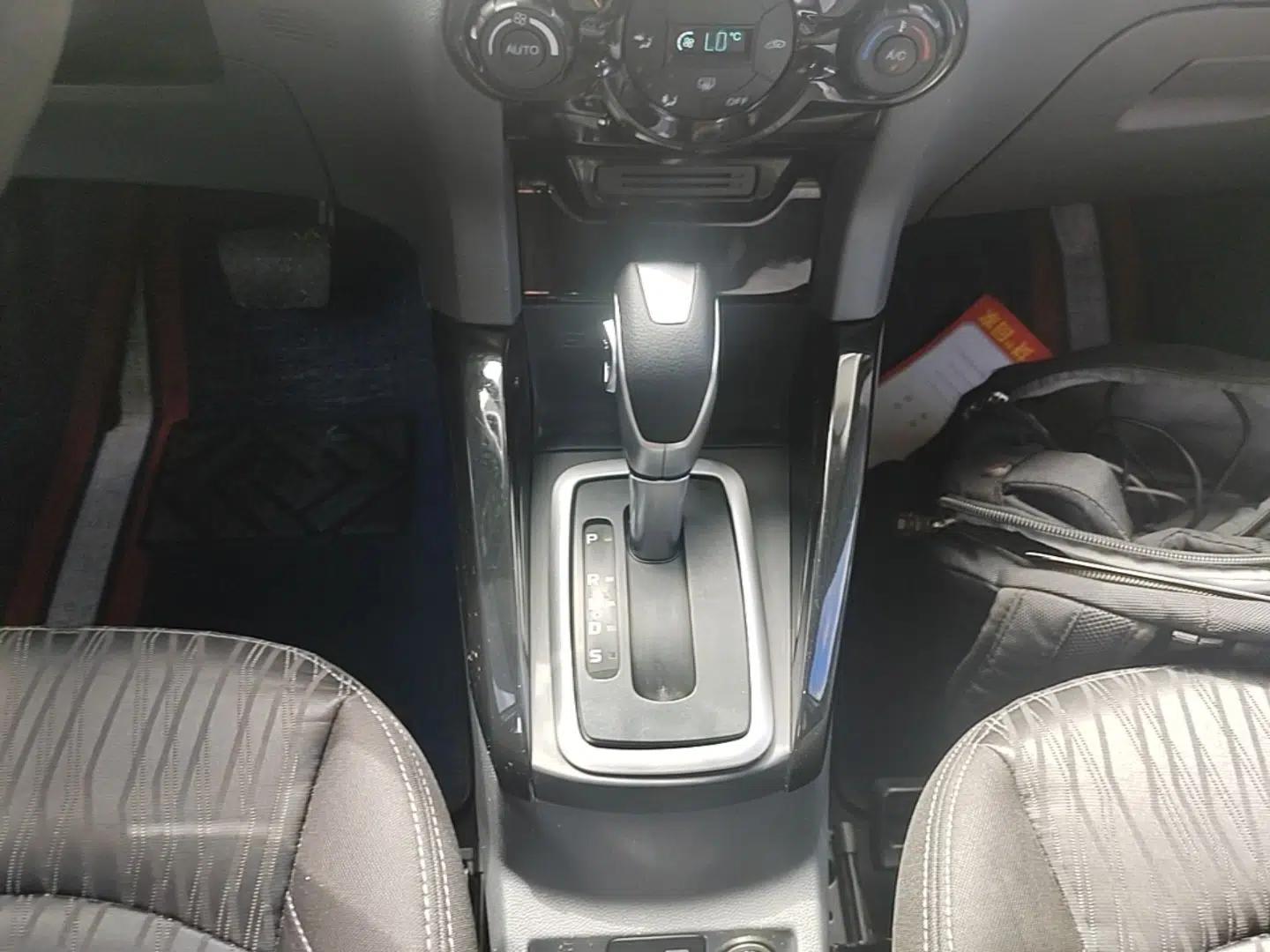 Ford EcoSport 2017 1.5L Automatic Prestige Model — миниатюра 16