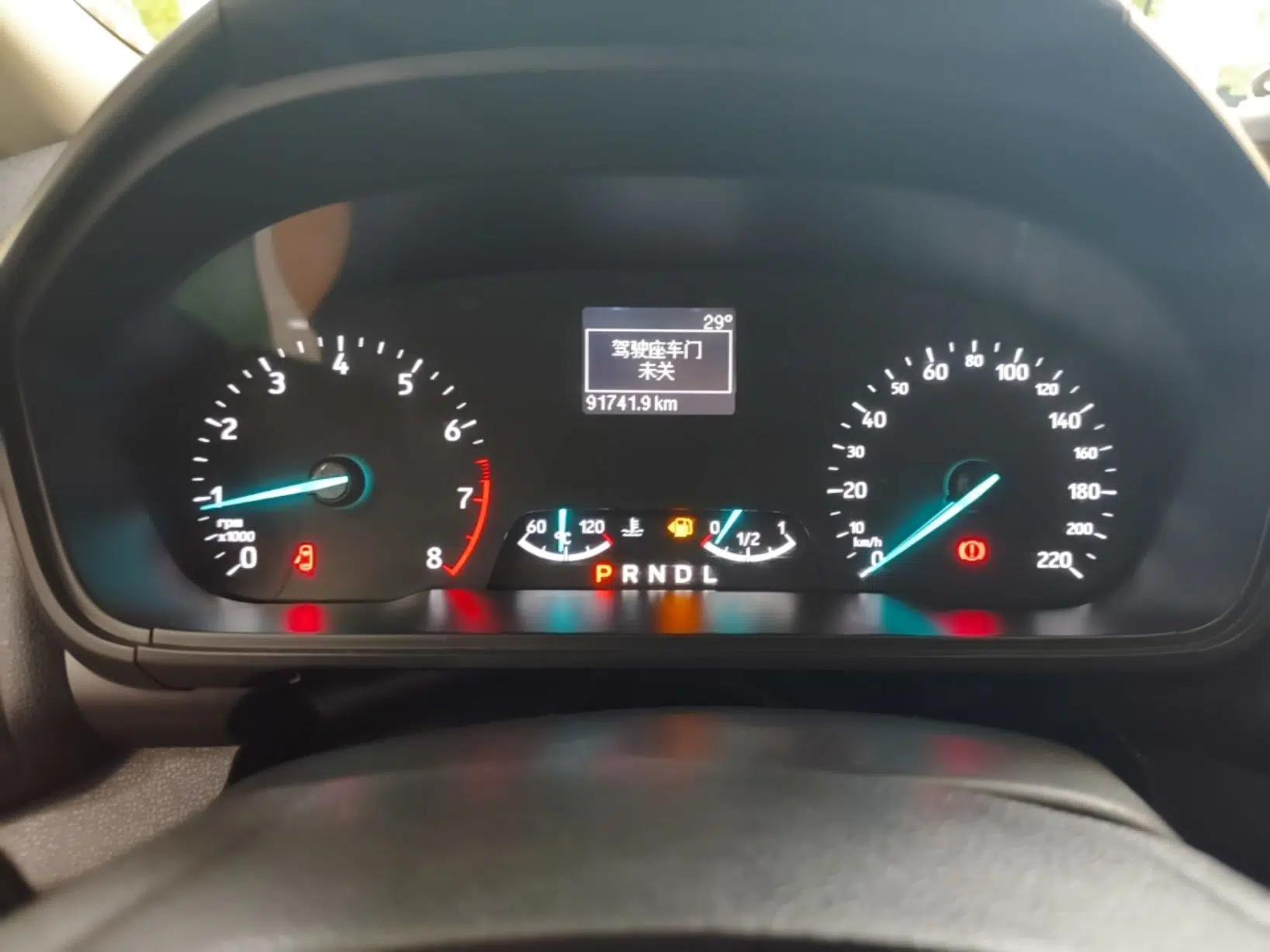 Ford EcoSport 2018 1.5L Automatic Elite Edition — миниатюра 19