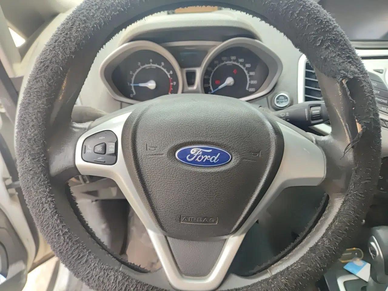 Ford EcoSport 2013 1.5L Automatic Prestige Model — миниатюра 10