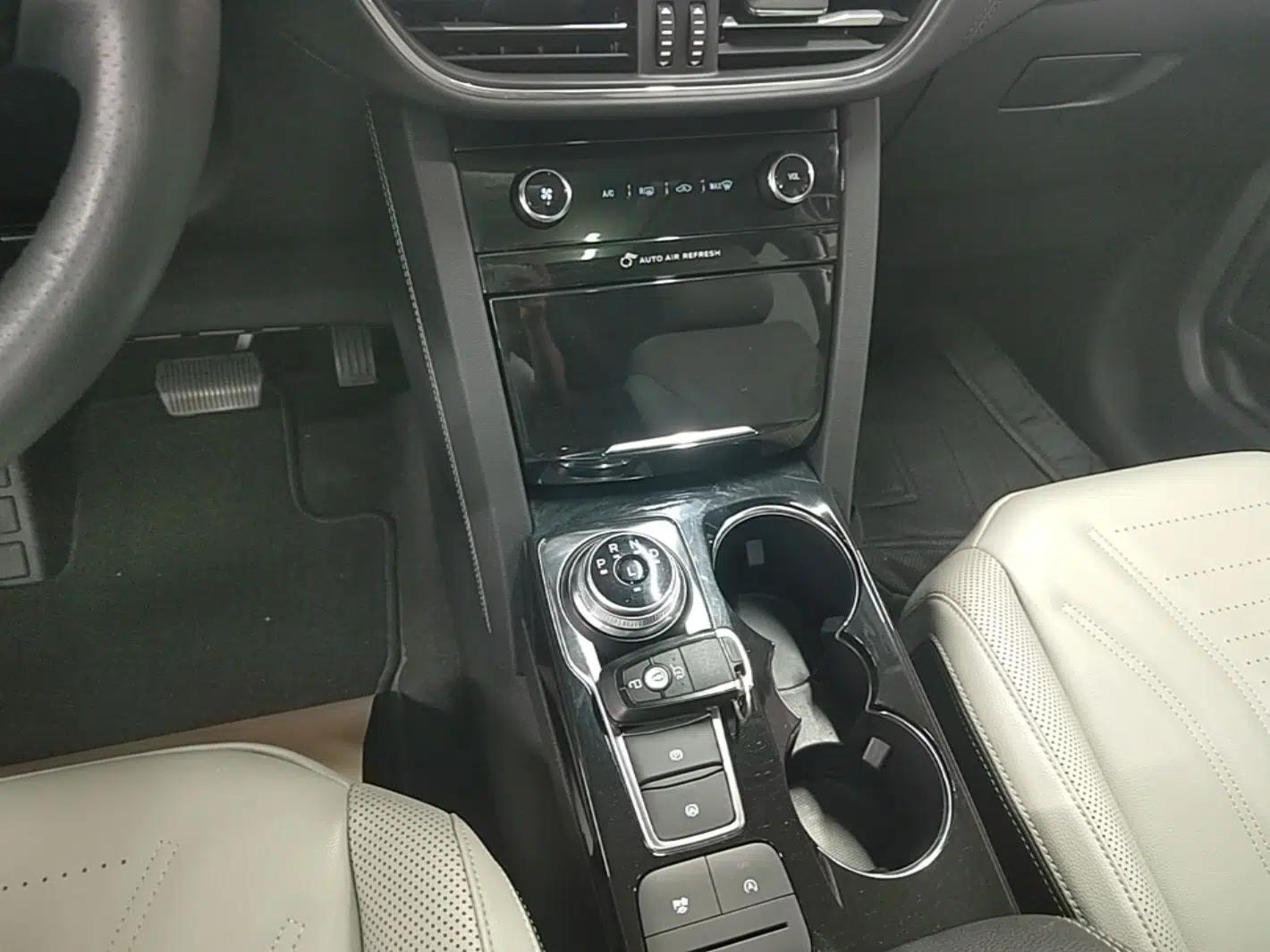 Ford Escape 2020 EcoBoost 245 Four-Wheel Drive Luxury Edition — миниатюра 22
