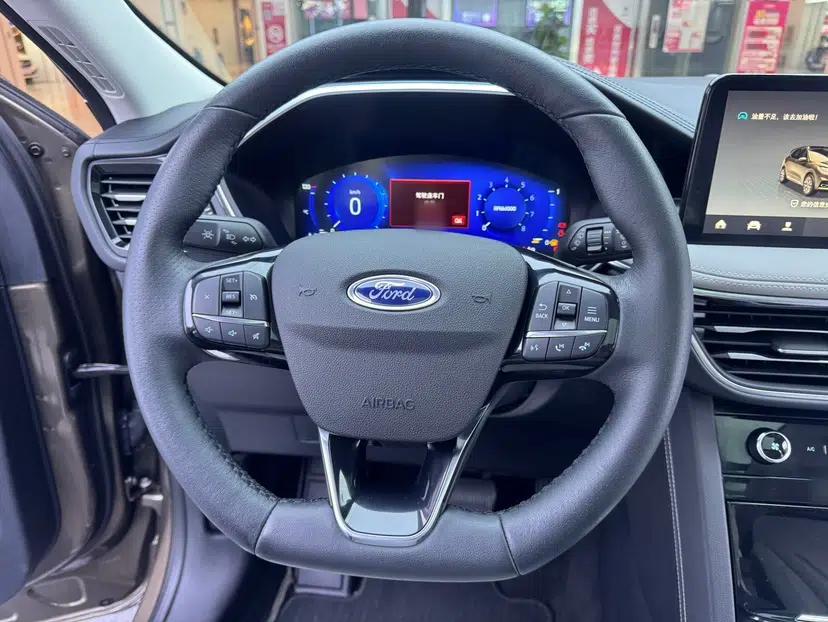 Ford Escape 2020 EcoBoost 245 Four-Wheel Drive Luxury Edition — миниатюра 29