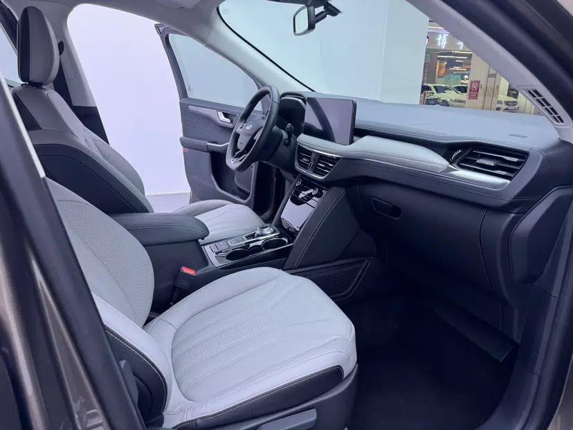 Ford Escape 2020 EcoBoost 245 Four-Wheel Drive Luxury Edition — миниатюра 32