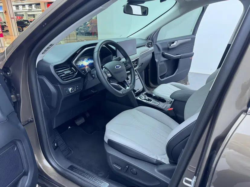 Ford Escape 2020 EcoBoost 245 Four-Wheel Drive Luxury Edition — миниатюра 34