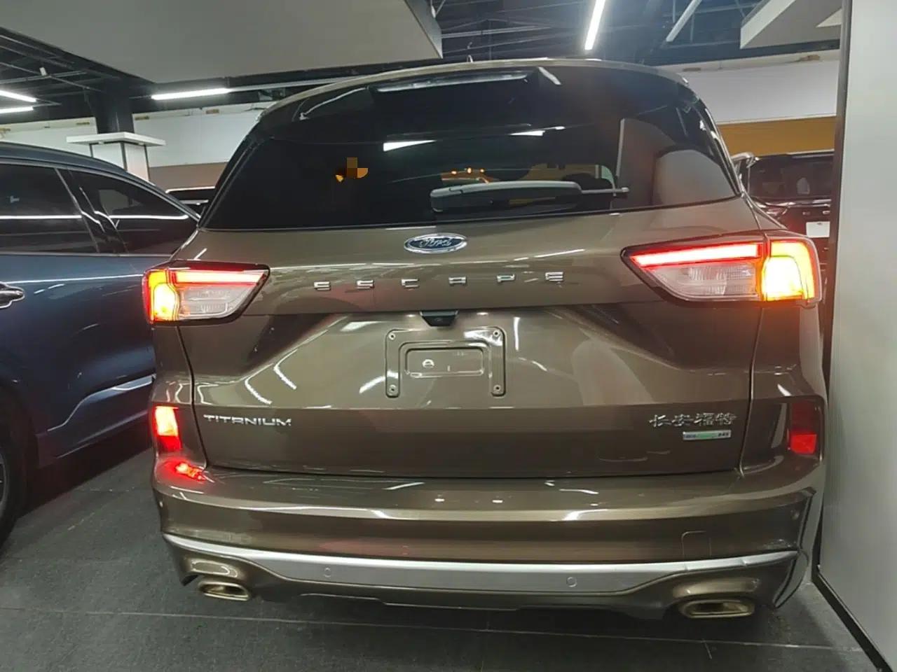 Ford Escape 2020 EcoBoost 245 Four-Wheel Drive Luxury Edition — миниатюра 5
