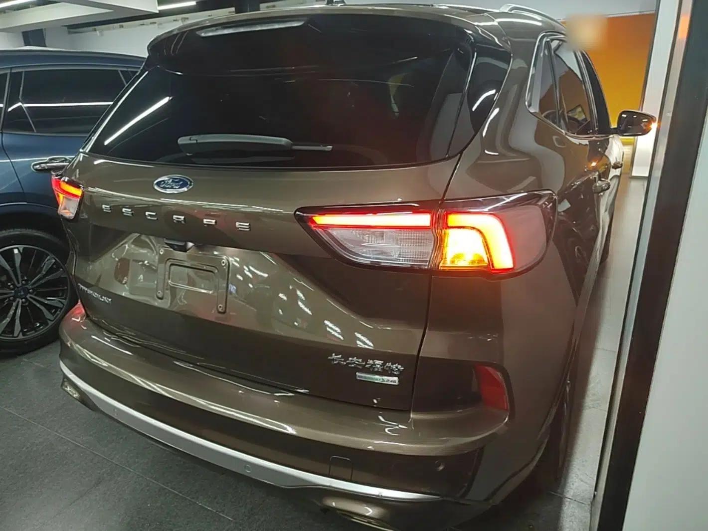 Ford Escape 2020 EcoBoost 245 Four-Wheel Drive Luxury Edition — миниатюра 6