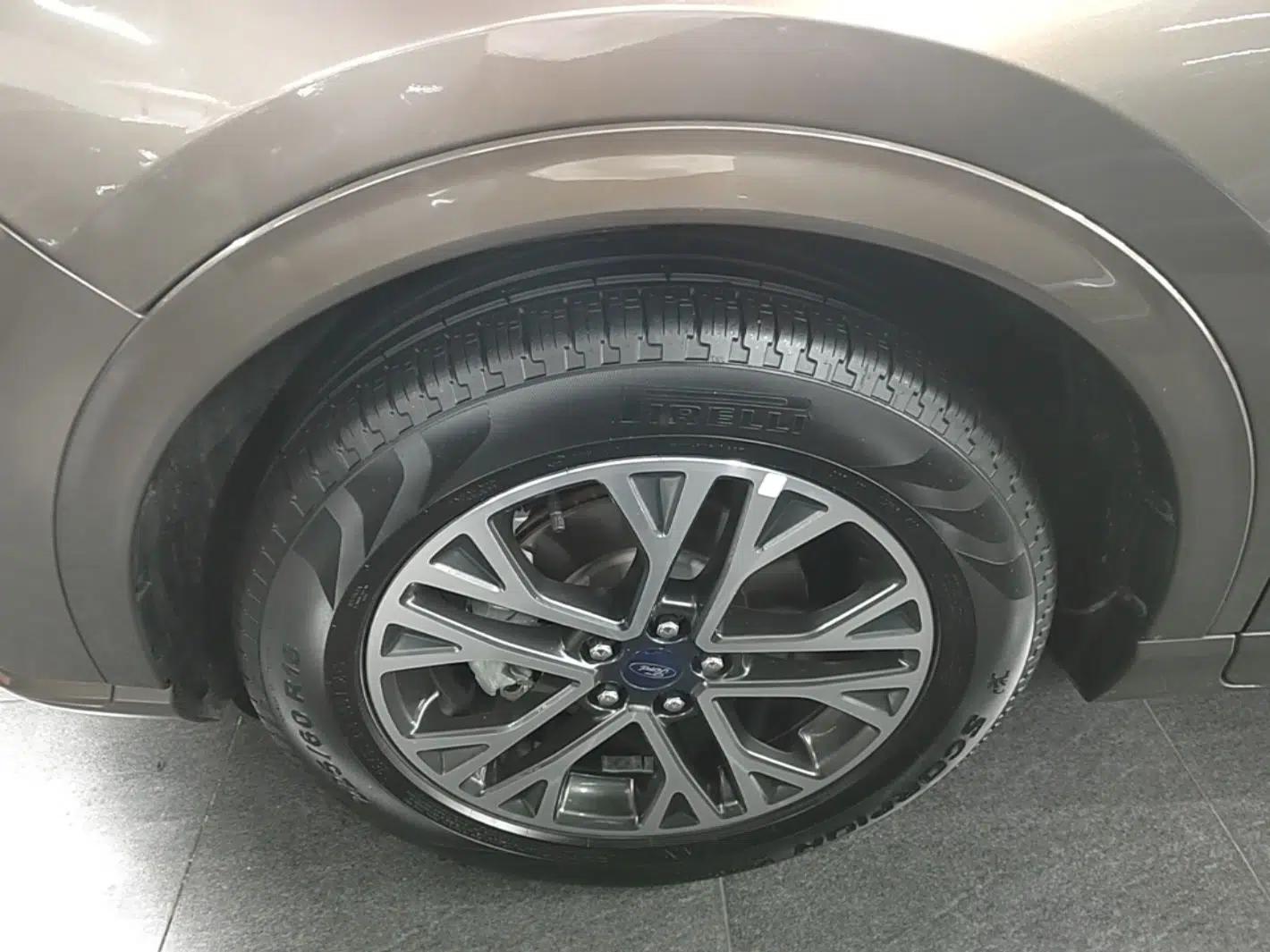 Ford Escape 2020 EcoBoost 245 Four-Wheel Drive Luxury Edition — миниатюра 10