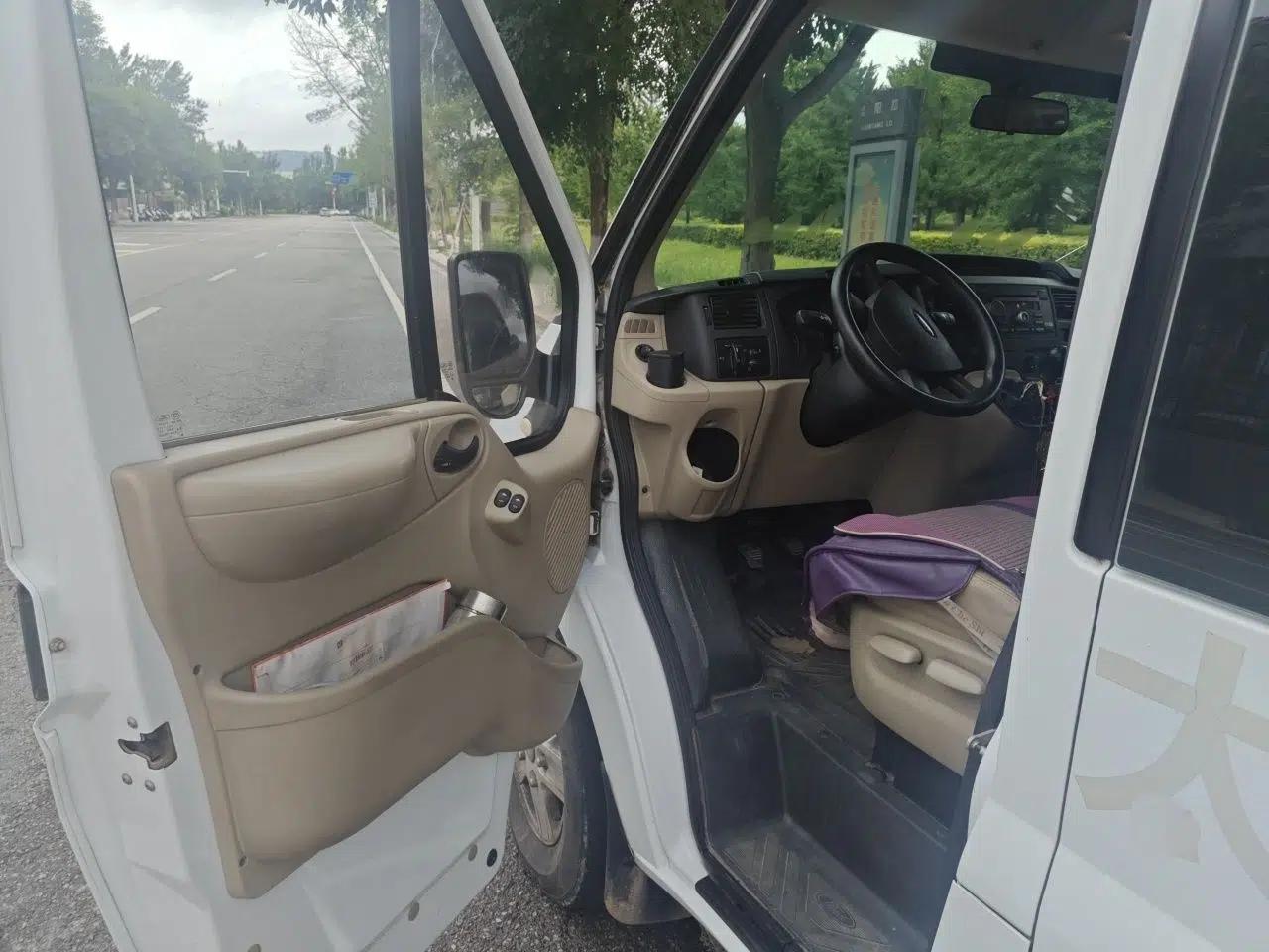 Ford Transit Custom 2016 2.4T Short Wheelbase 7-Seater Mid-Height Luxury Passenger Van — миниатюра 16
