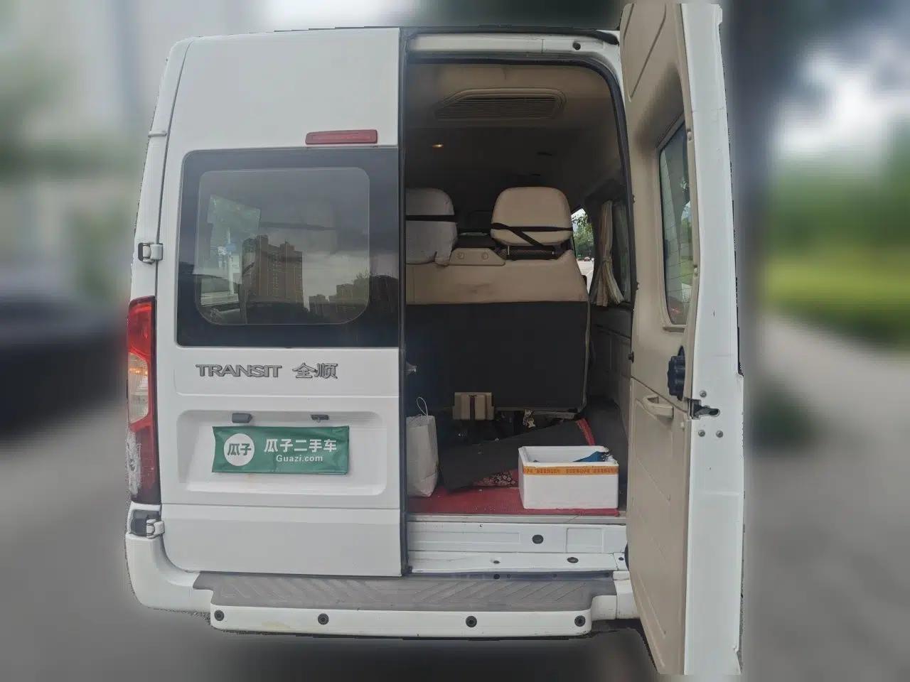 Ford Transit Custom 2016 2.4T Short Wheelbase 7-Seater Mid-Height Luxury Passenger Van — миниатюра 19