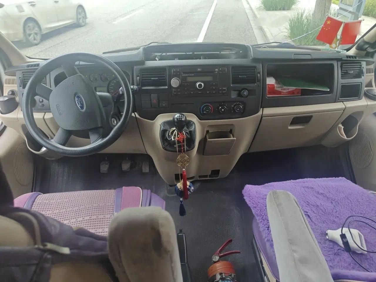 Ford Transit Custom 2016 2.4T Short Wheelbase 7-Seater Mid-Height Luxury Passenger Van — миниатюра 9