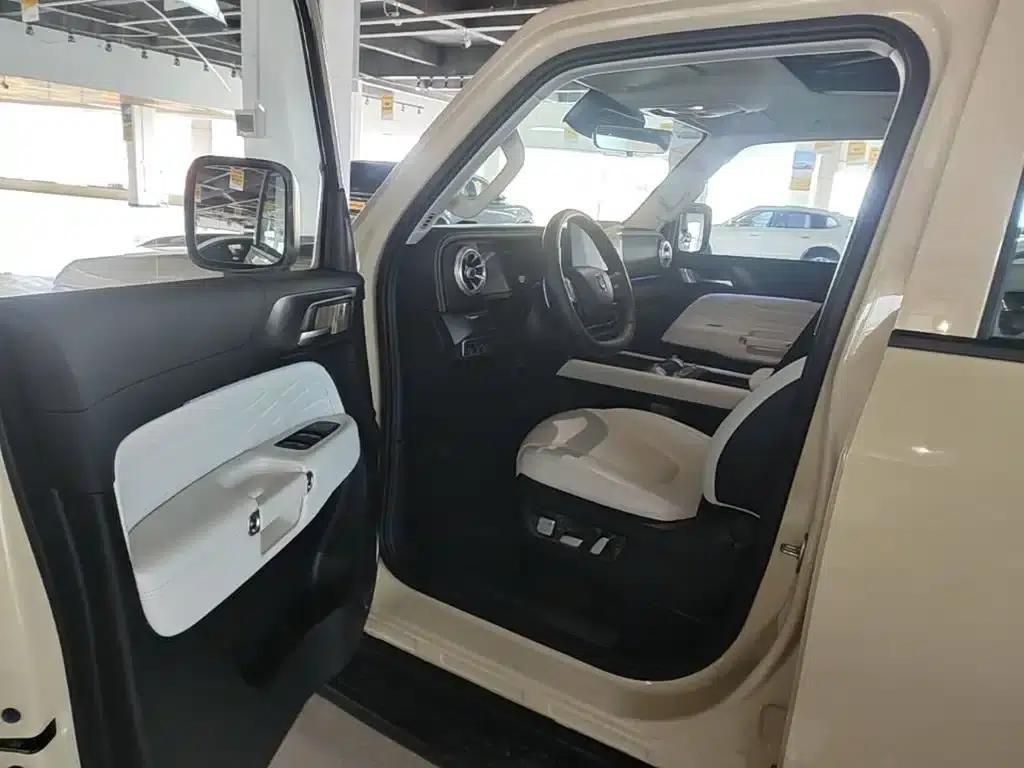 Tank 300 New Energy 2025 Hi4-T 37.1kWh — миниатюра 16