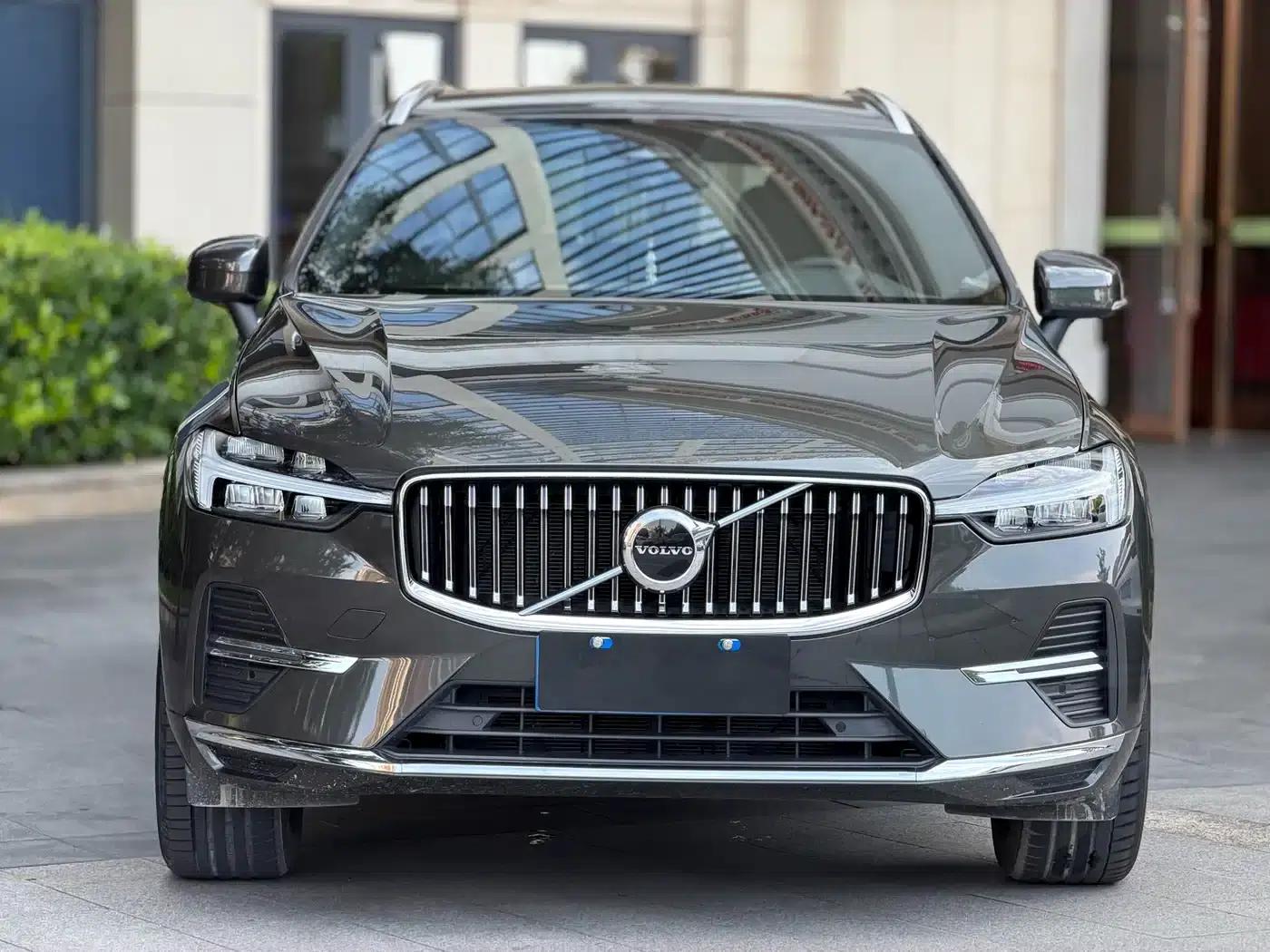 2022 Volvo XC60 B5 AWD Inscription Luxury Edition — миниатюра 2