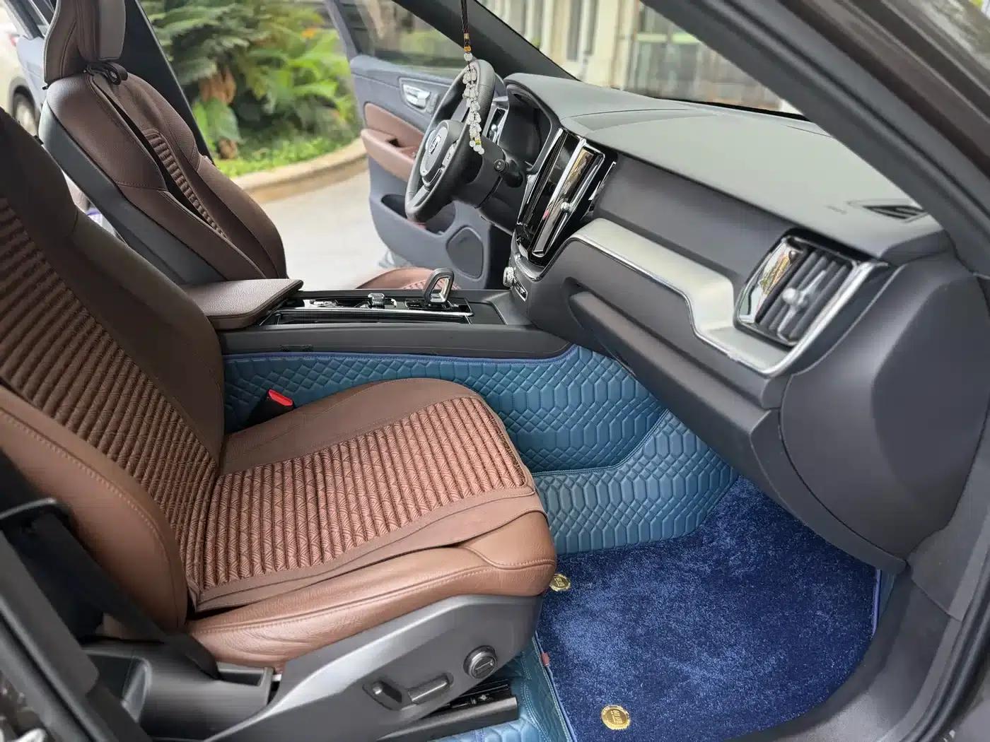 2022 Volvo XC60 B5 AWD Inscription Luxury Edition — миниатюра 5
