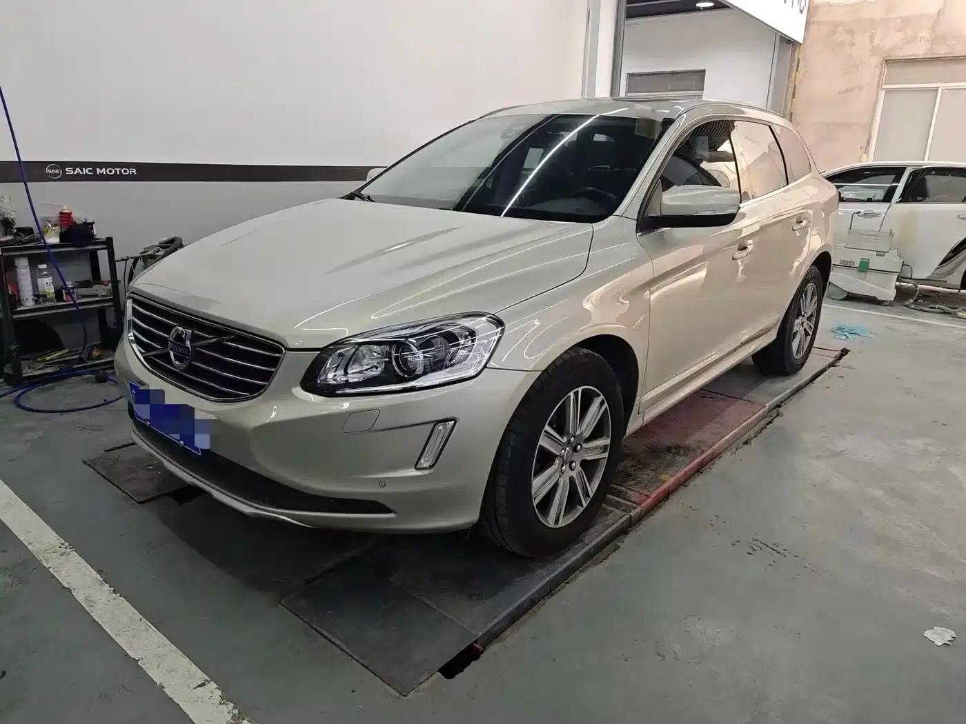 2017 Volvo XC60 T5 AWD Smart Upgrade Edition — миниатюра 1