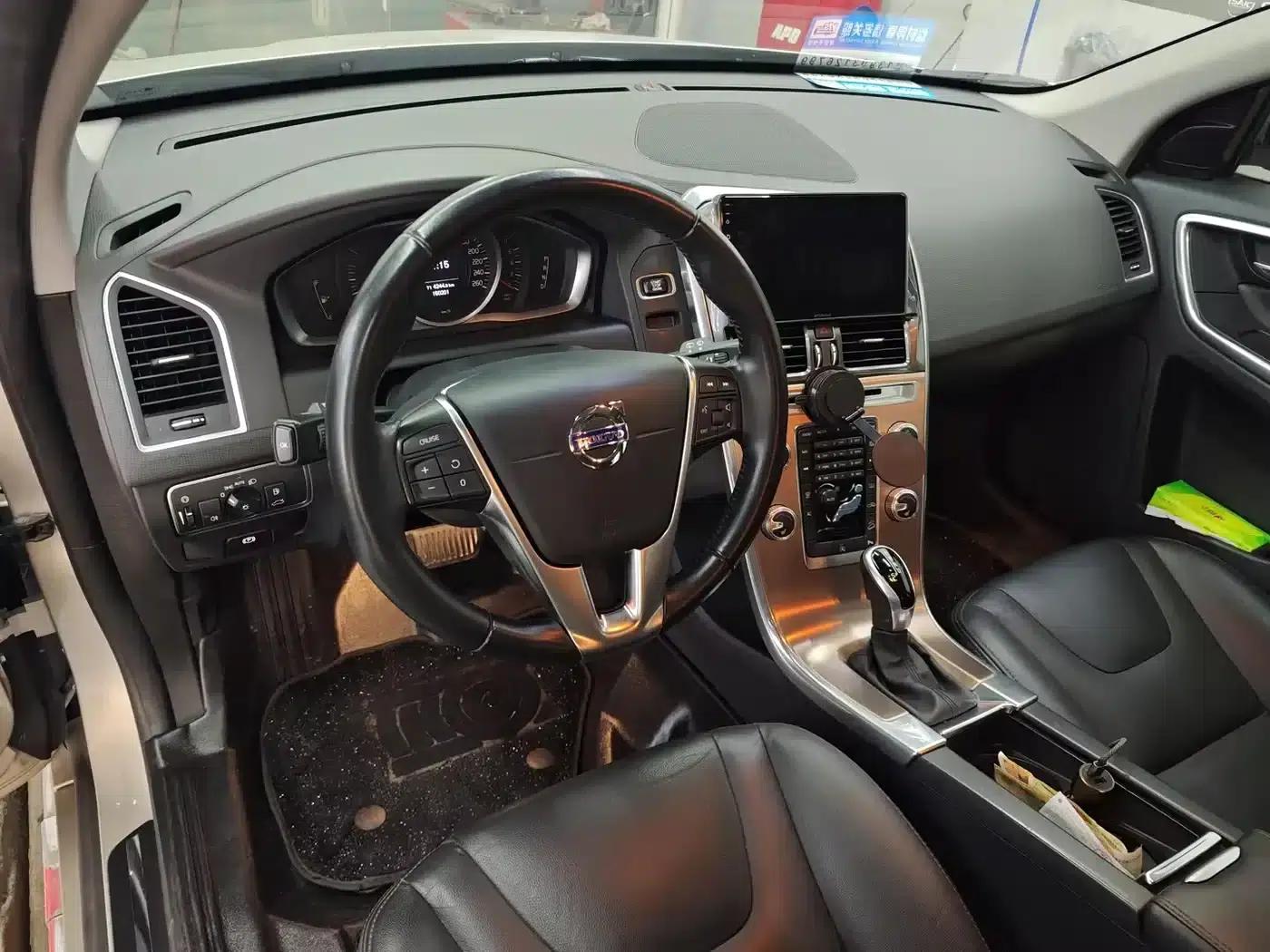 2017 Volvo XC60 T5 AWD Smart Upgrade Edition — миниатюра 3