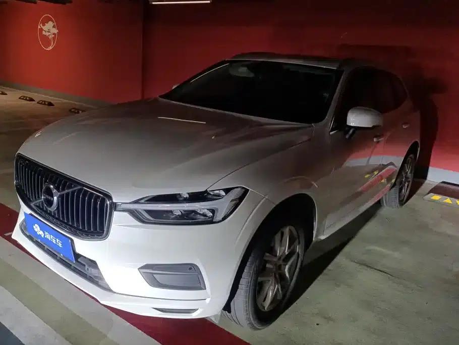 2018 Volvo XC60 T4 Smart Edition — миниатюра 1