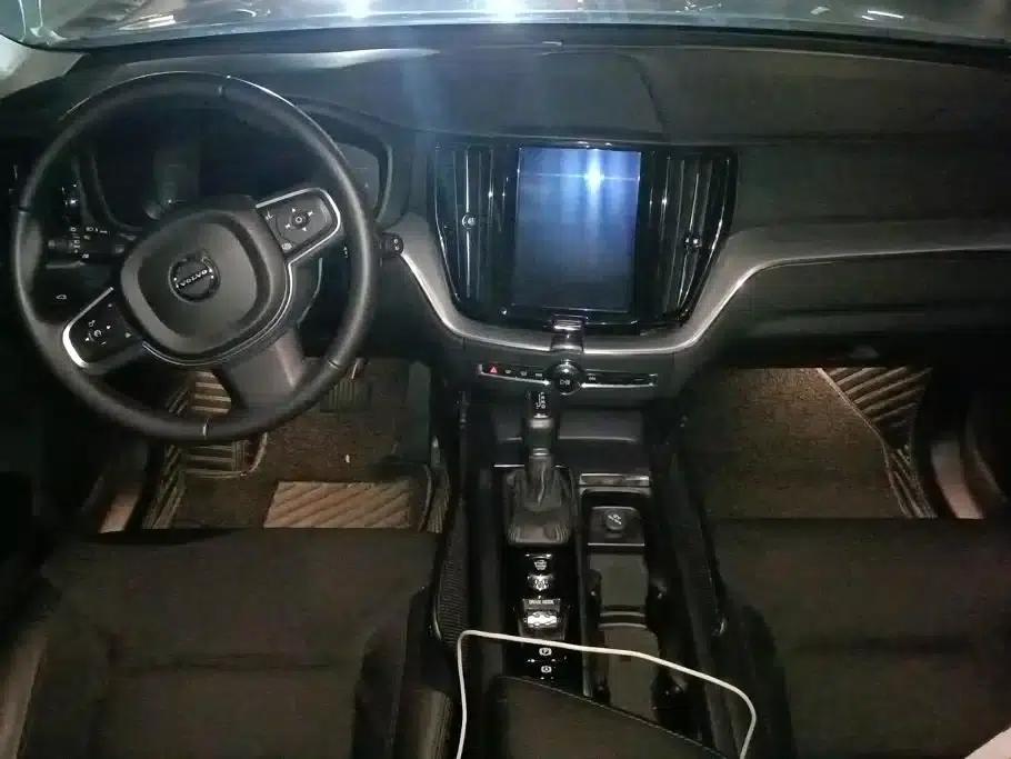 2018 Volvo XC60 T4 Smart Edition — миниатюра 12