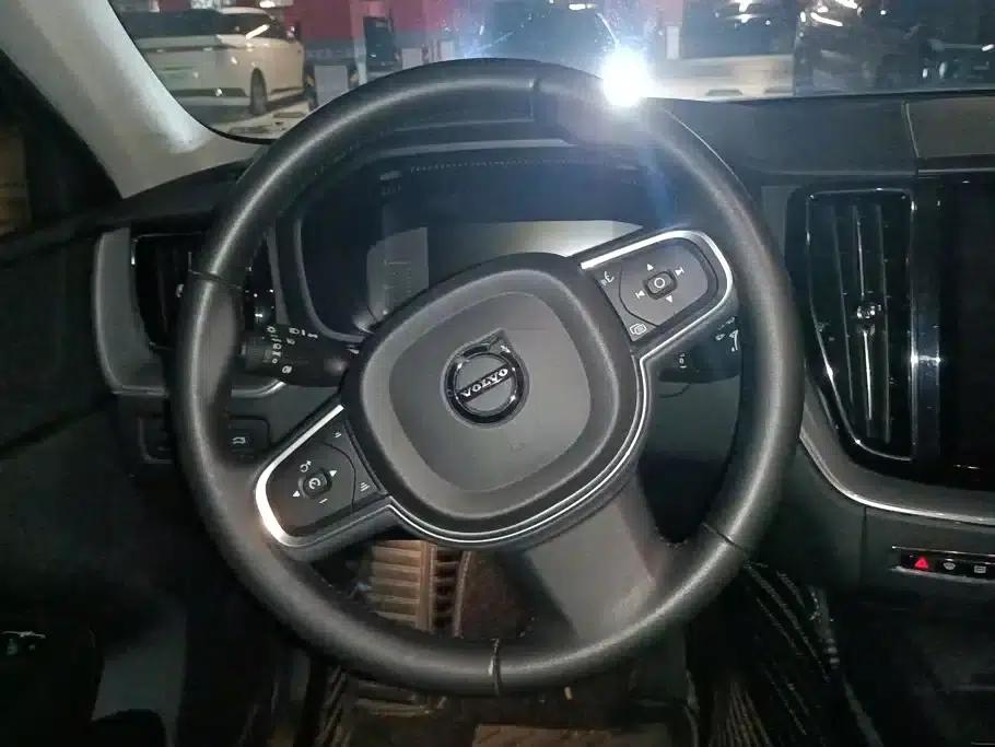 2018 Volvo XC60 T4 Smart Edition — миниатюра 15