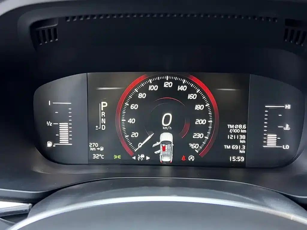 2018 Volvo XC60 T5 AWD Smart Edition — миниатюра 11