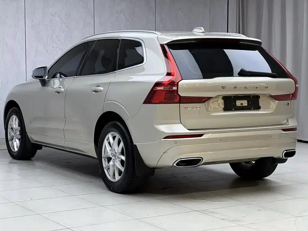 2018 Volvo XC60 T5 AWD Smart Edition — миниатюра 10